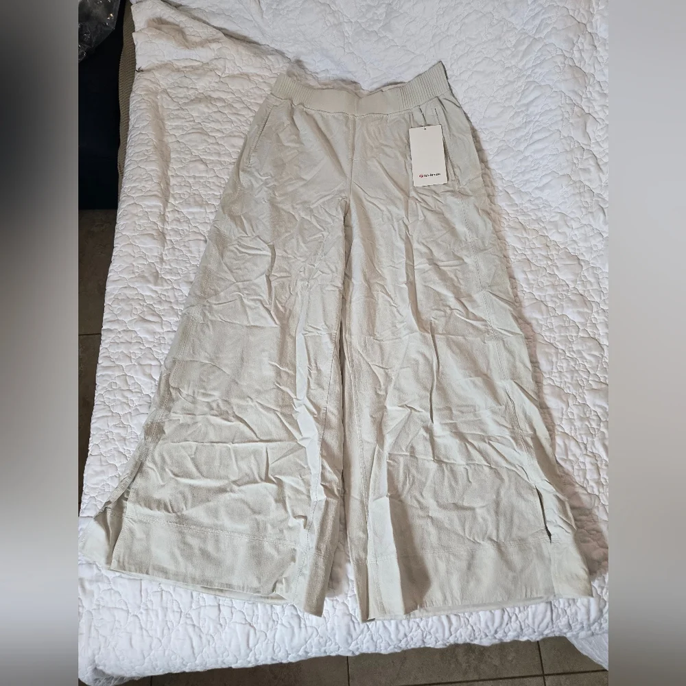 Lululemon Athletica Stretch Woven Wide-Leg High-Rise Crop Pants - Picture 4 of 6